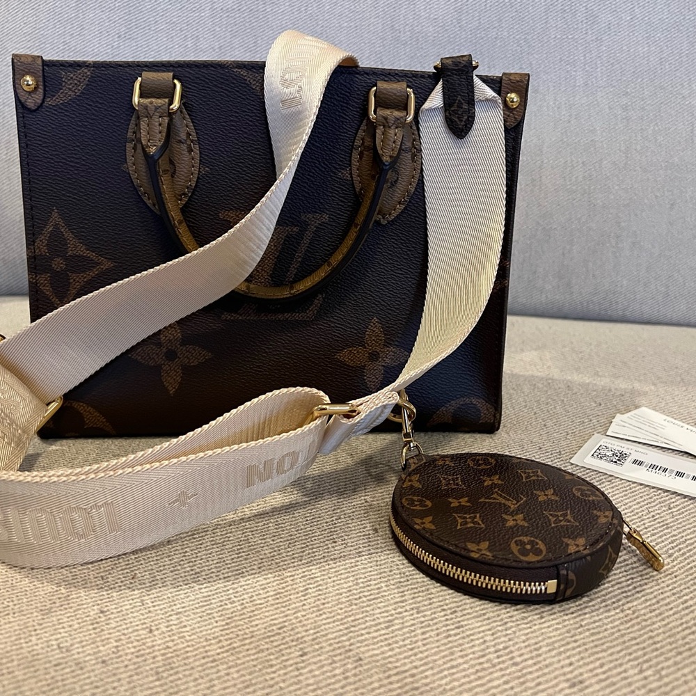 Louis Vuitton Brown Shoulder Bag with Monogram Design